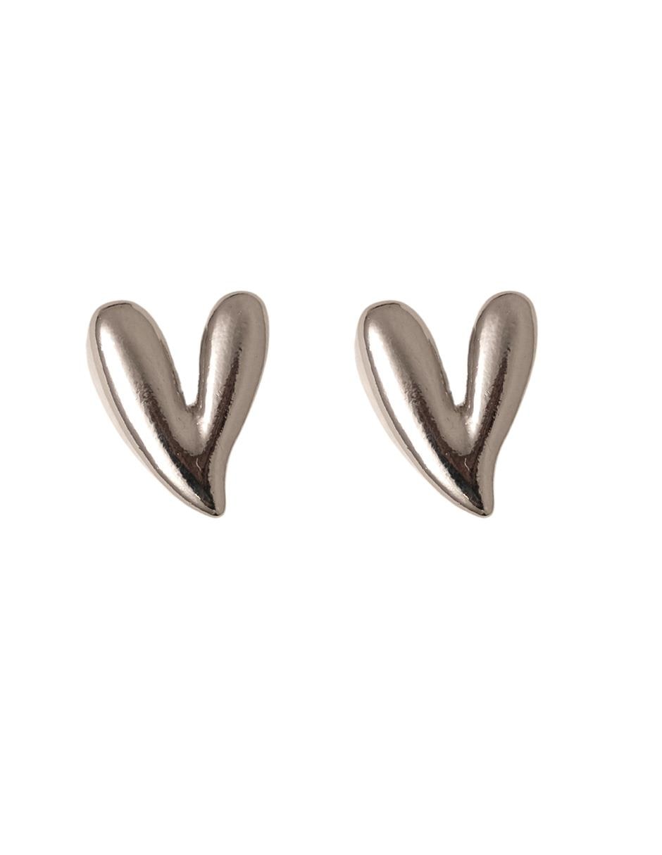 Aretes de corazón con acabado brillante Aretes de corazón con acabado brillante