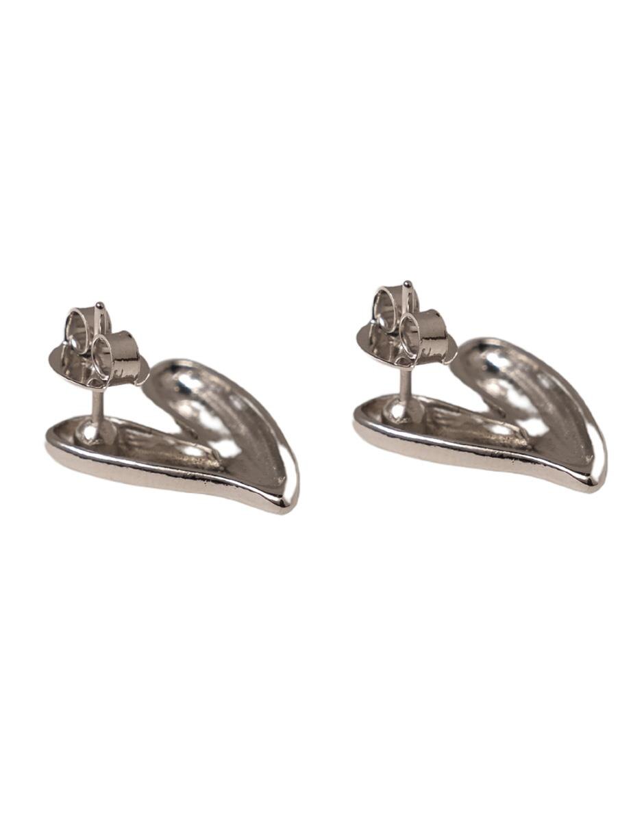 Aretes de corazón con acabado brillante 4