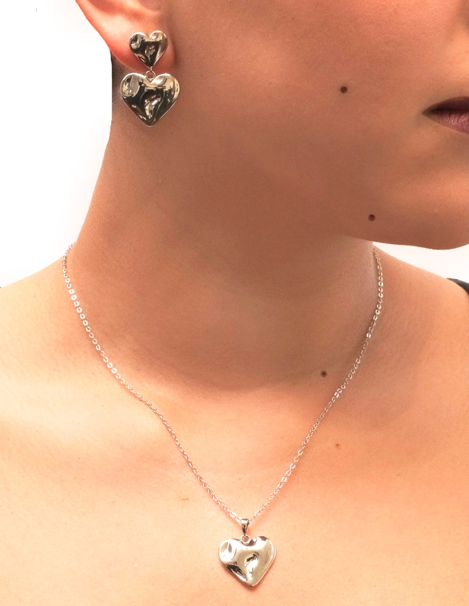 Aretes y collar de corazón 18 k