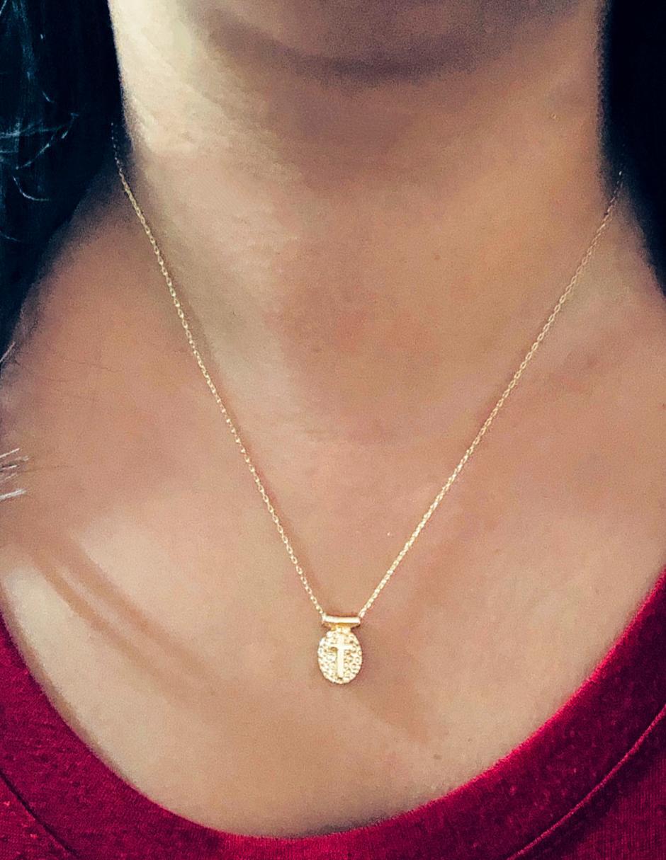 Collar con dije redondo con acabado baño de oro 14 K 3