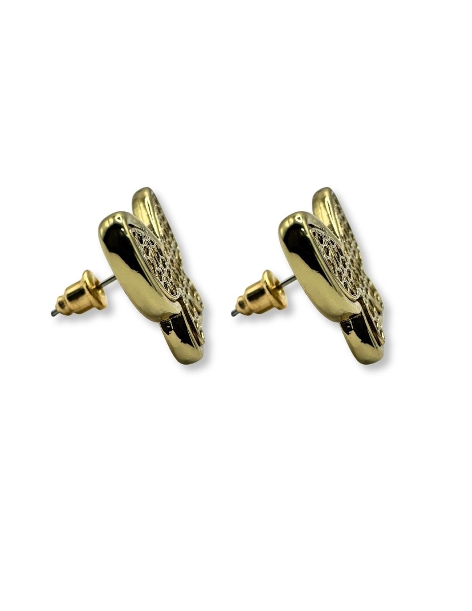 Aretes cortos de mariposa con acabado brillante 2