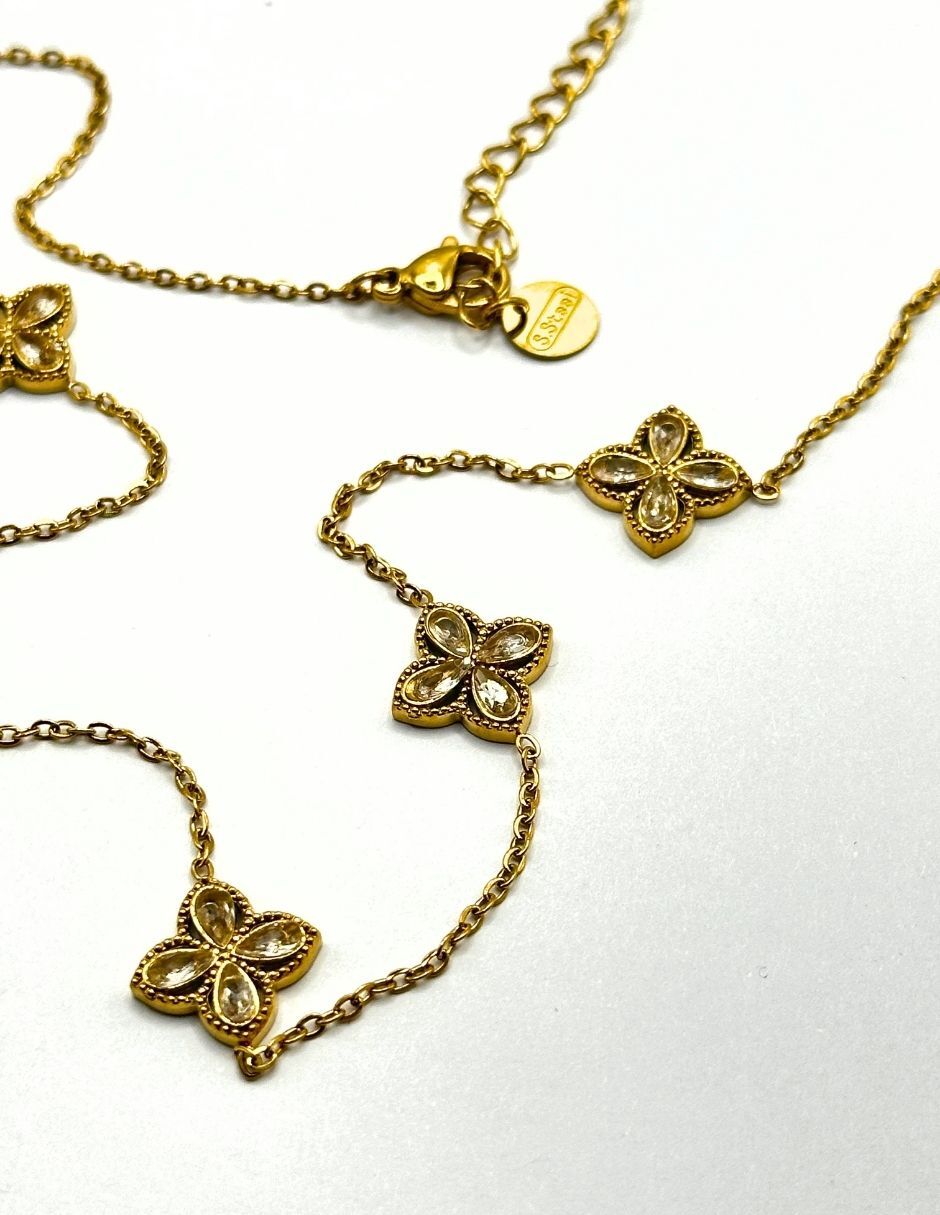 Aretes y collar de flor 4