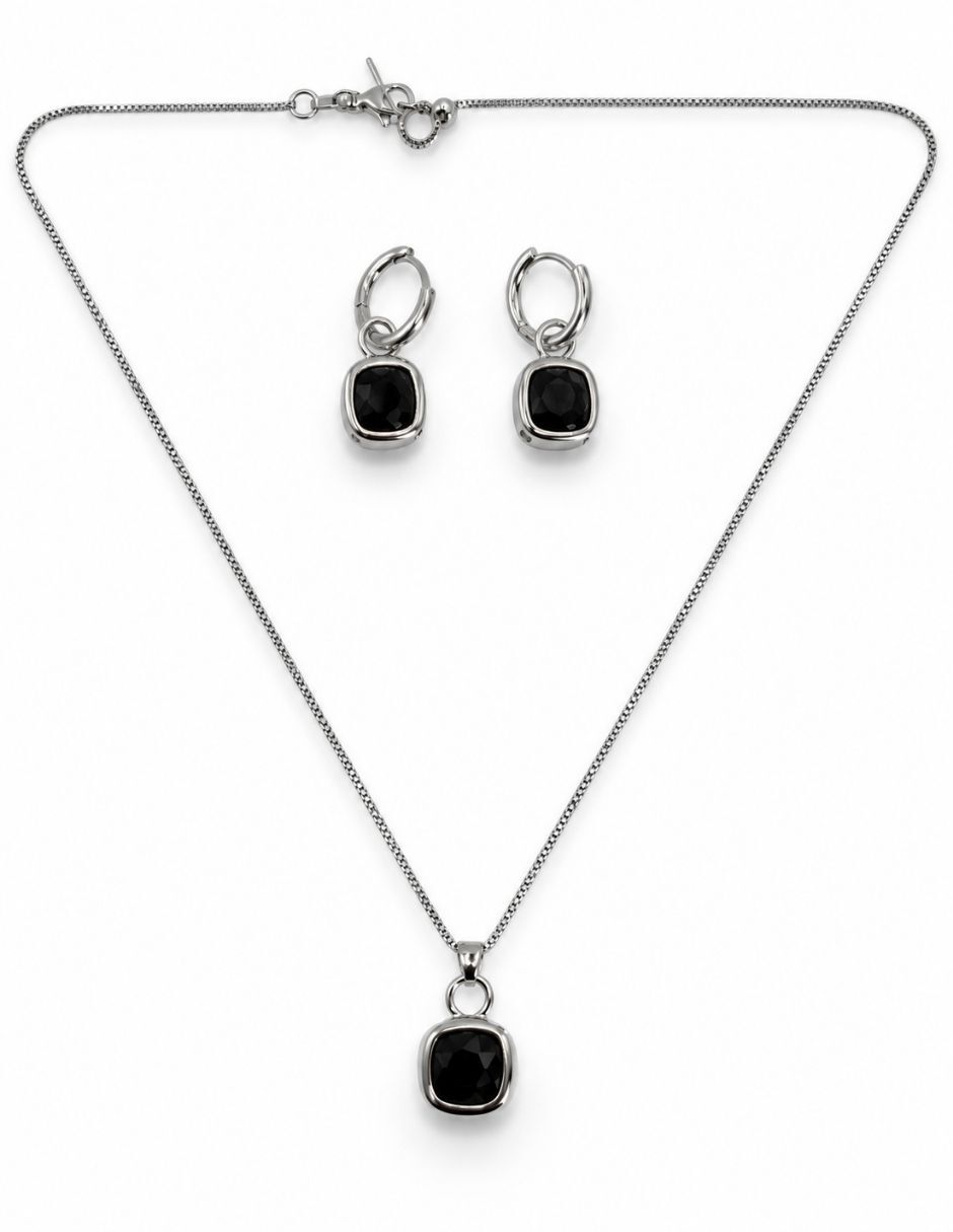 Aretes y collar Aretes y collar