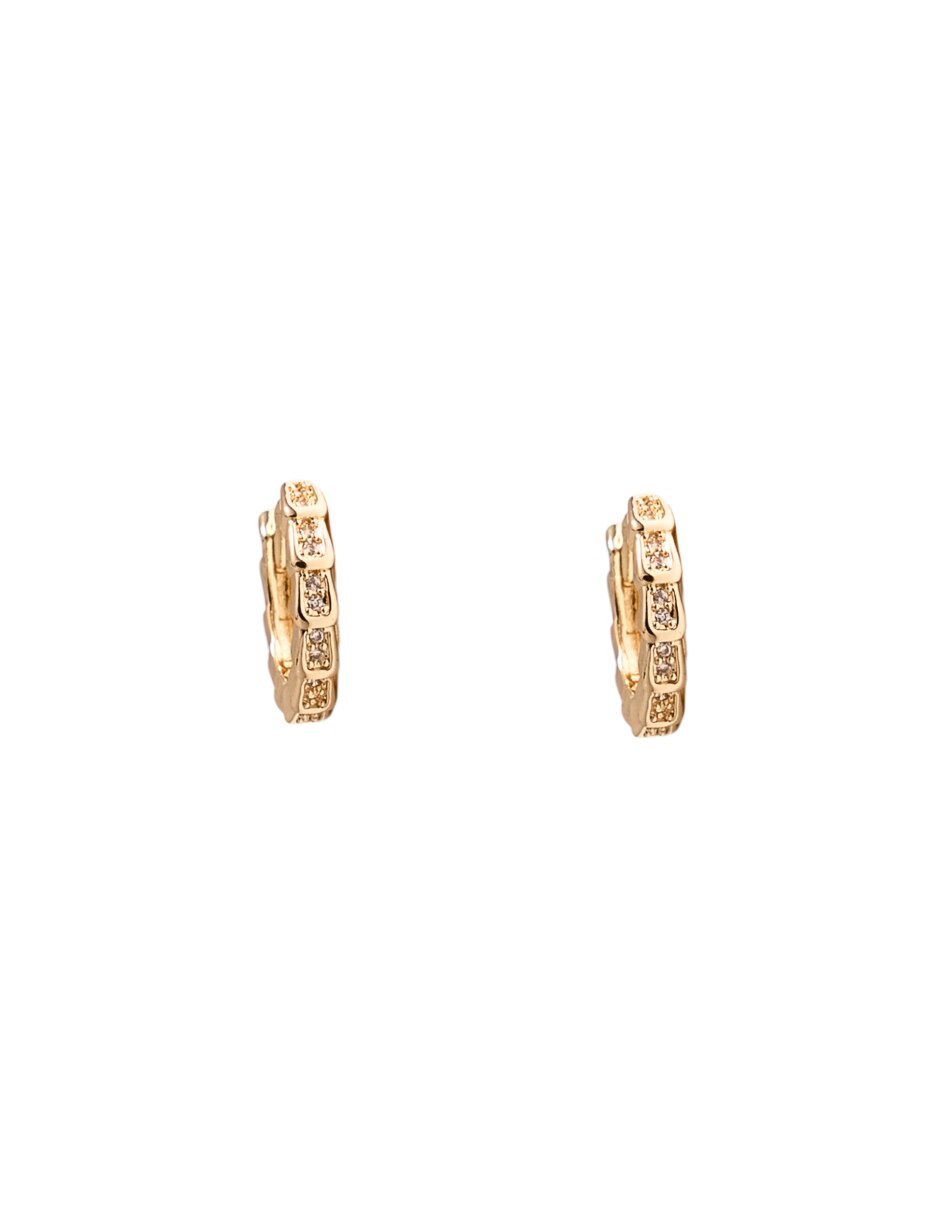 Arracadas 18 k con acabado Baño de oro zirconia Arracadas 18 k con acabado Baño de oro zirconia