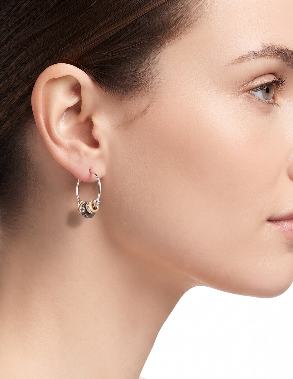 Arete corto special earrings con acabado pulido 3